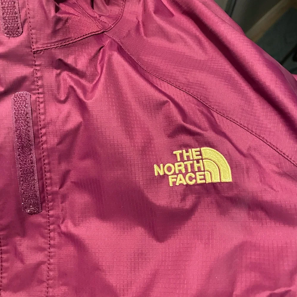 North Face jacket 🌸 - Picture 3 of 10